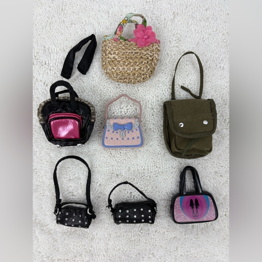 Bratz Lot of 7 Handbags/Totes and 1 Headband